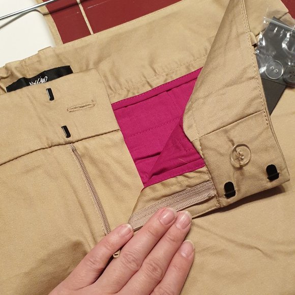 NWT Mossimo Stretch Womens' Size 4 Bermuda Khaki Short Modern Fit - Picture 7 of 7